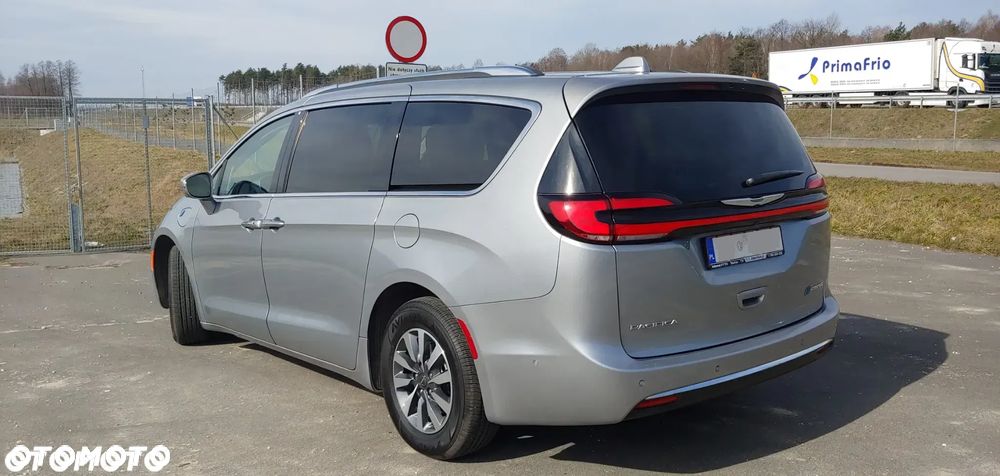 Chrysler Pacifica - 6