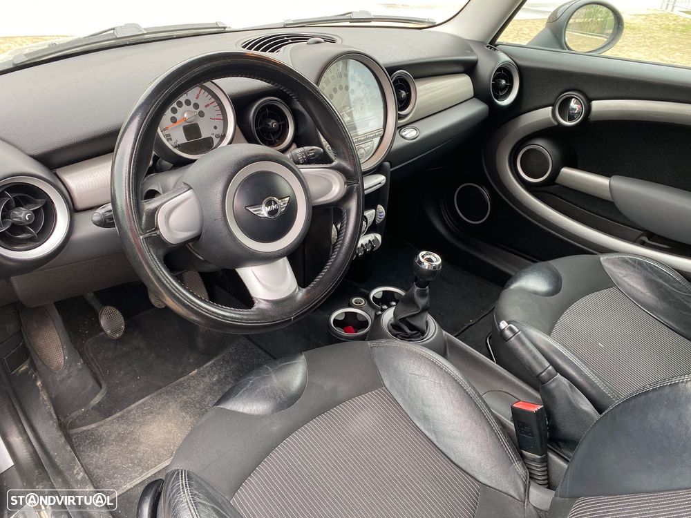 MINI 3 Portas One D - 11