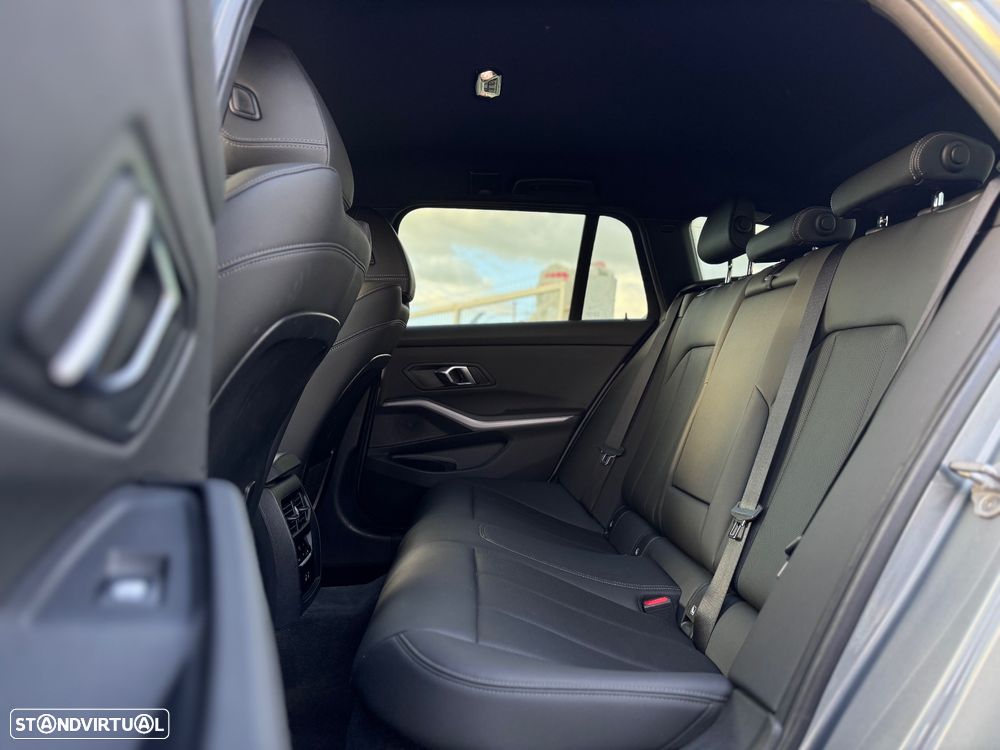 BMW 320 e Touring Auto - 9