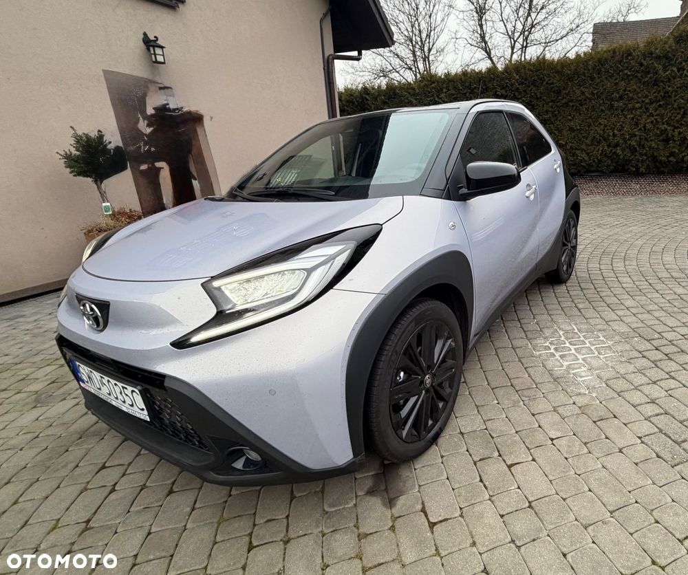 Toyota Aygo X 1.0 VVT-i JBL Edition X-shift - 1