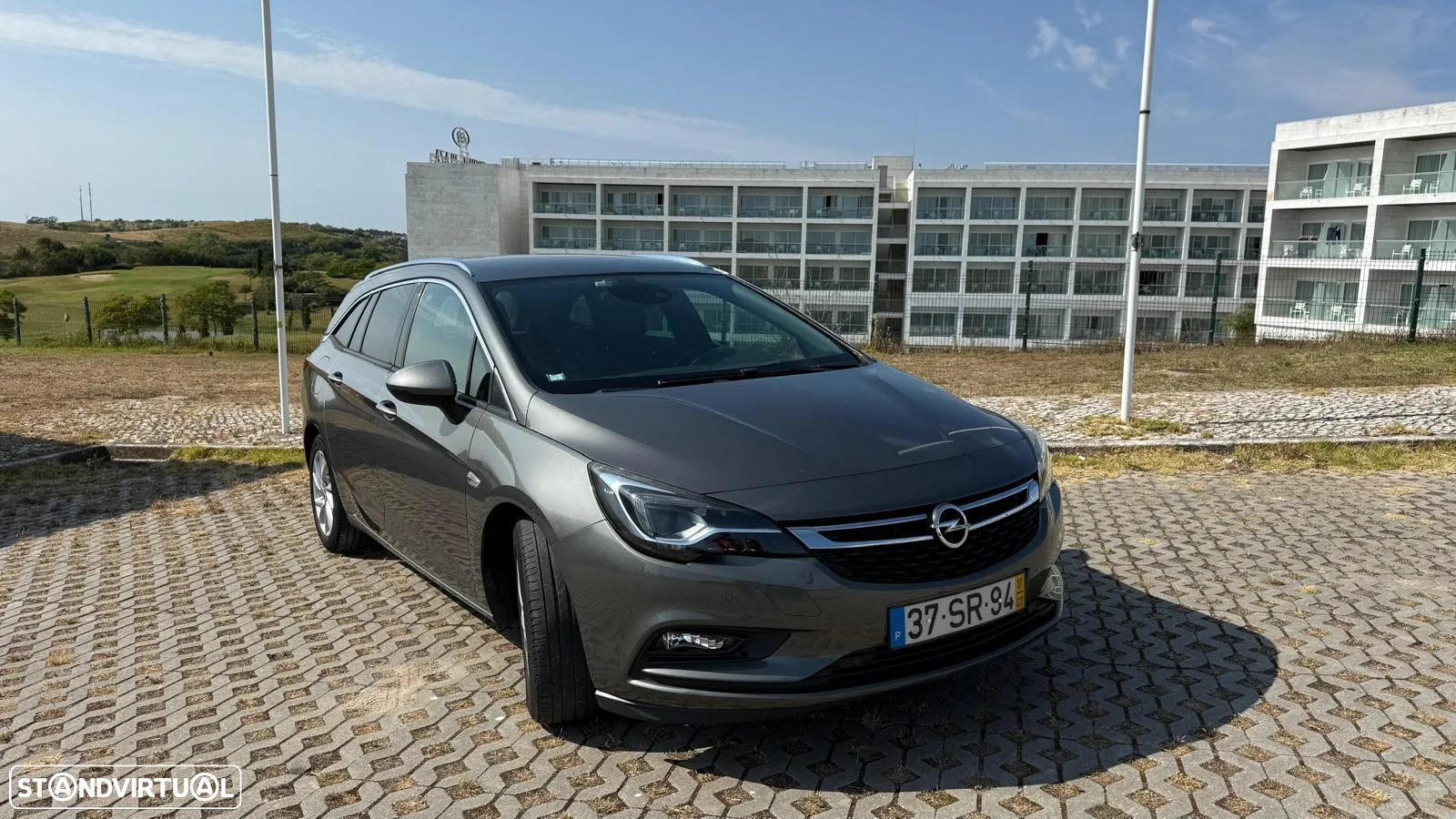 Opel Astra Sports Tourer - 8