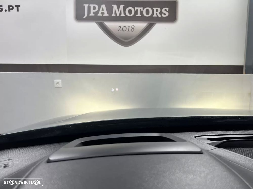 Volvo XC 90 2.0 T8 PHEV R-Design AWD - 39