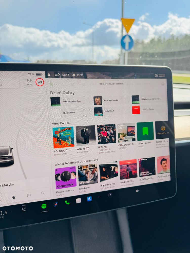 Tesla Model Y Long Range AWD - 17