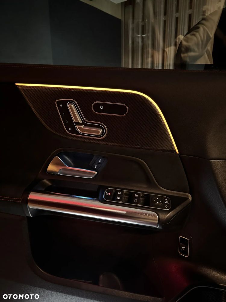 Mercedes-Benz GLA - 25