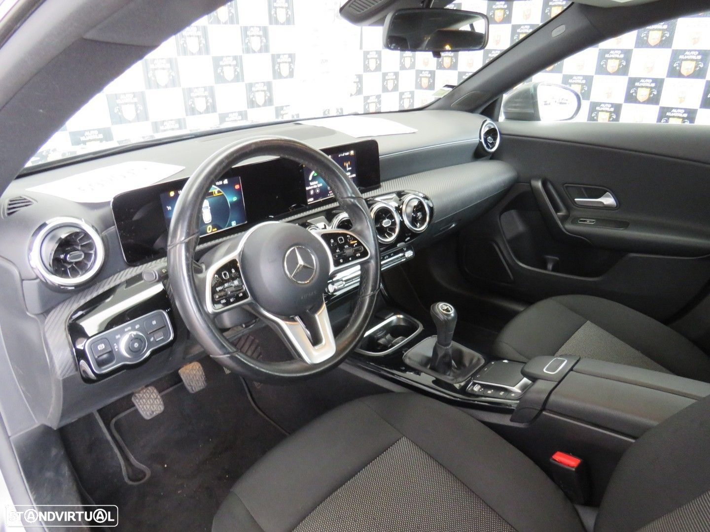 Mercedes-Benz CLA 180 d Shooting Brake Style Plus - 17