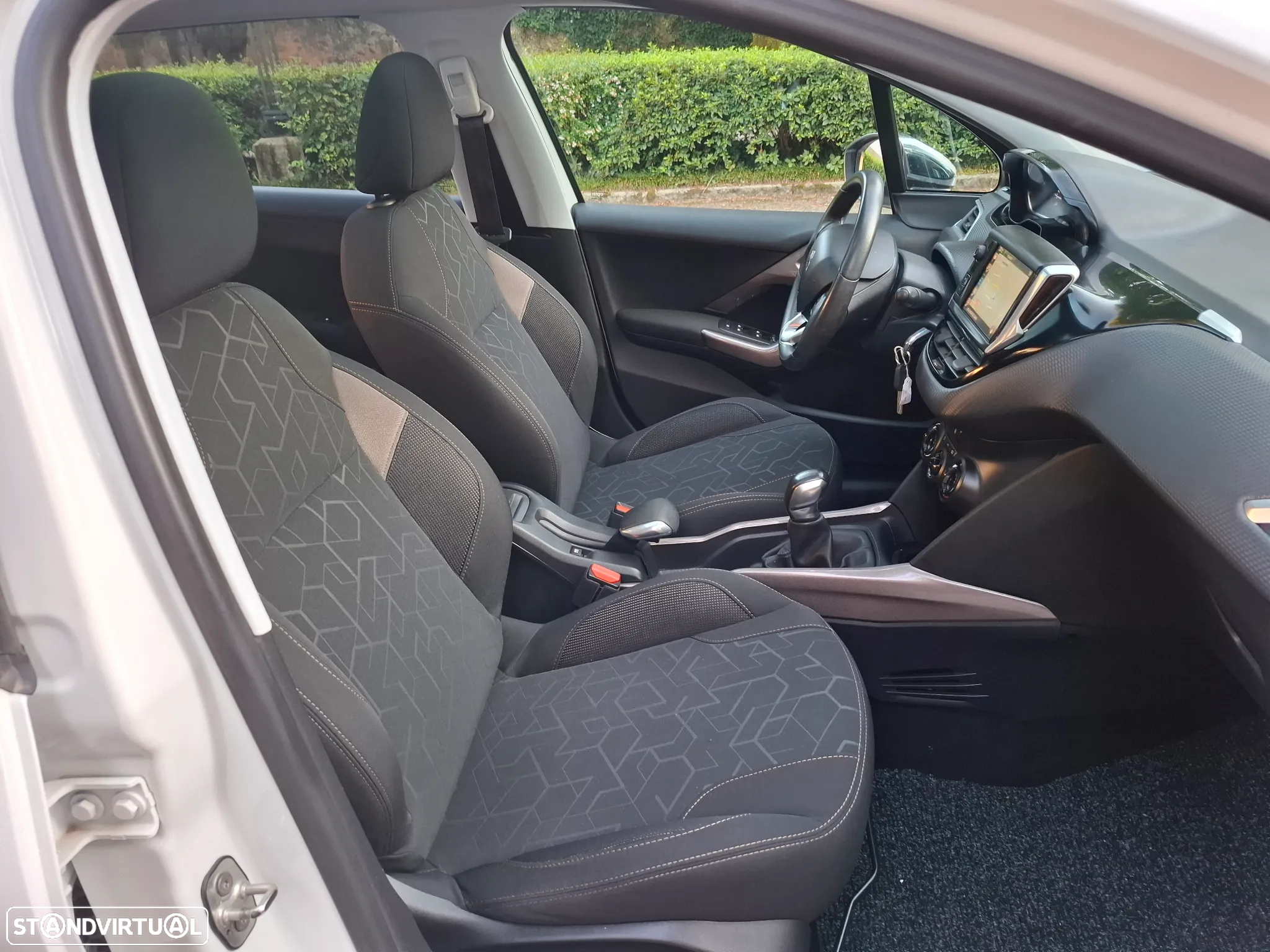 Peugeot 2008 1.2 PureTech Style - 13