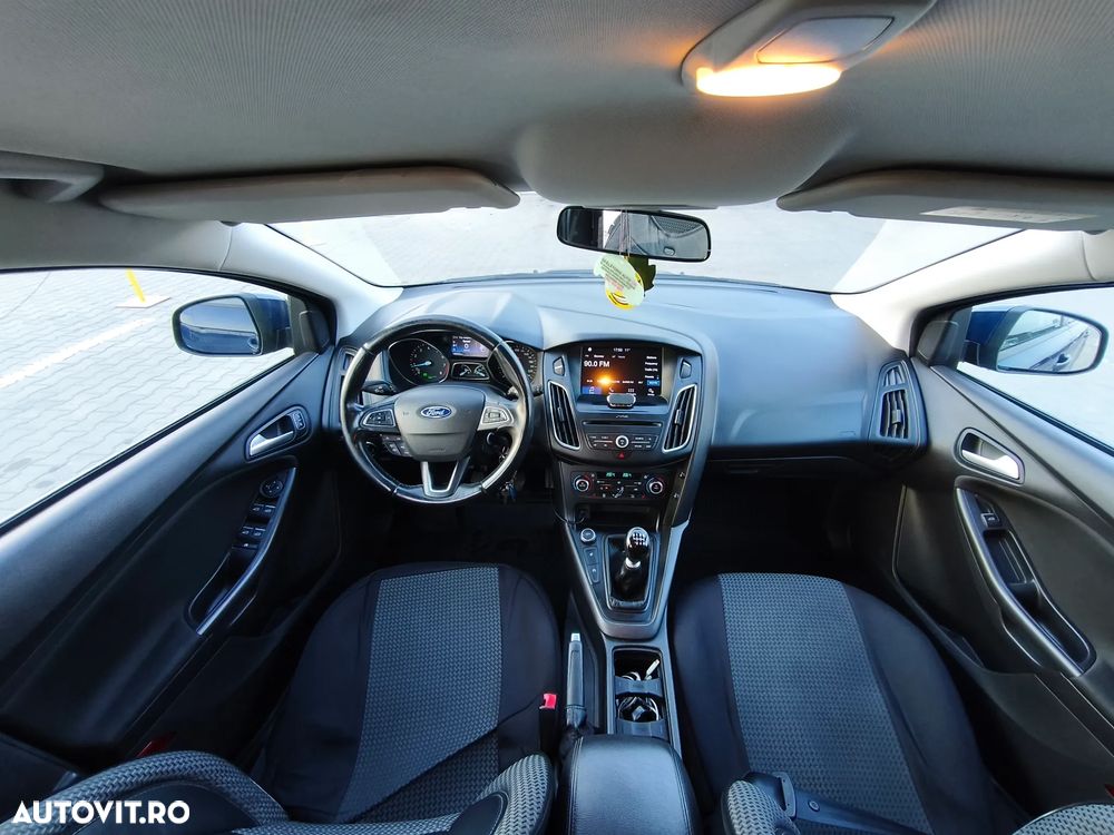 Ford Focus 1.0 EcoBoost Start-Stopp-System TITANIUM DESIGN - 5