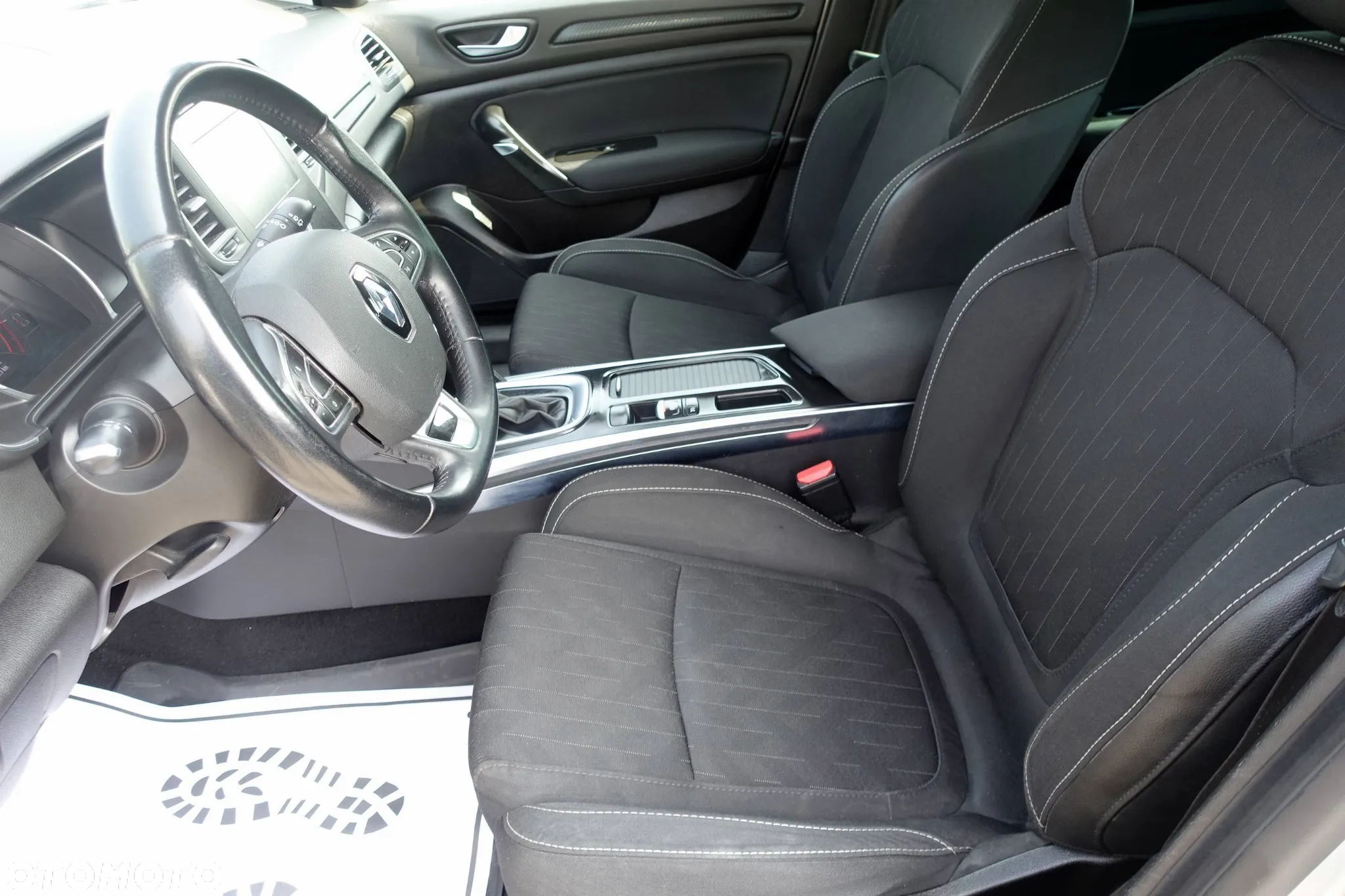 Renault Megane 1.3 TCe FAP Limited EDC - 10