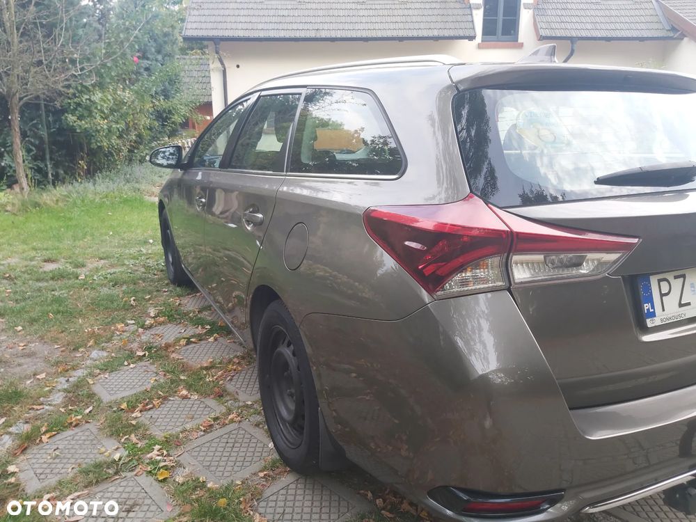 Toyota Auris 1.6 Premium - 21