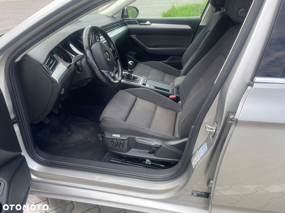 Volkswagen Passat - 20