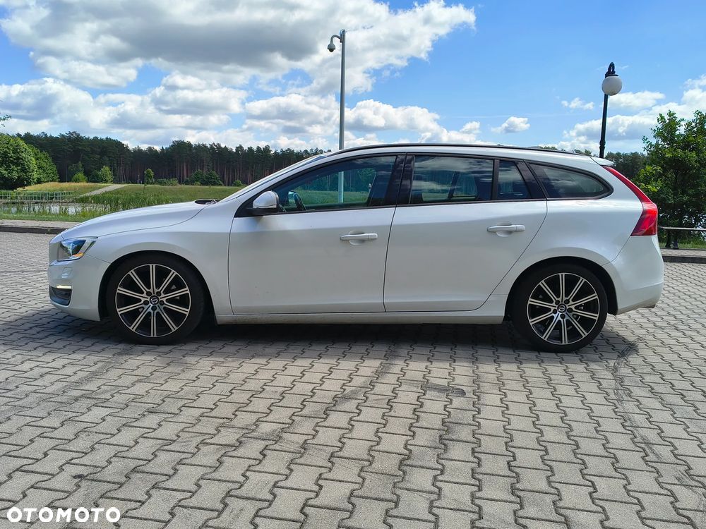 Volvo V60 D4 Geartronic Momentum - 4