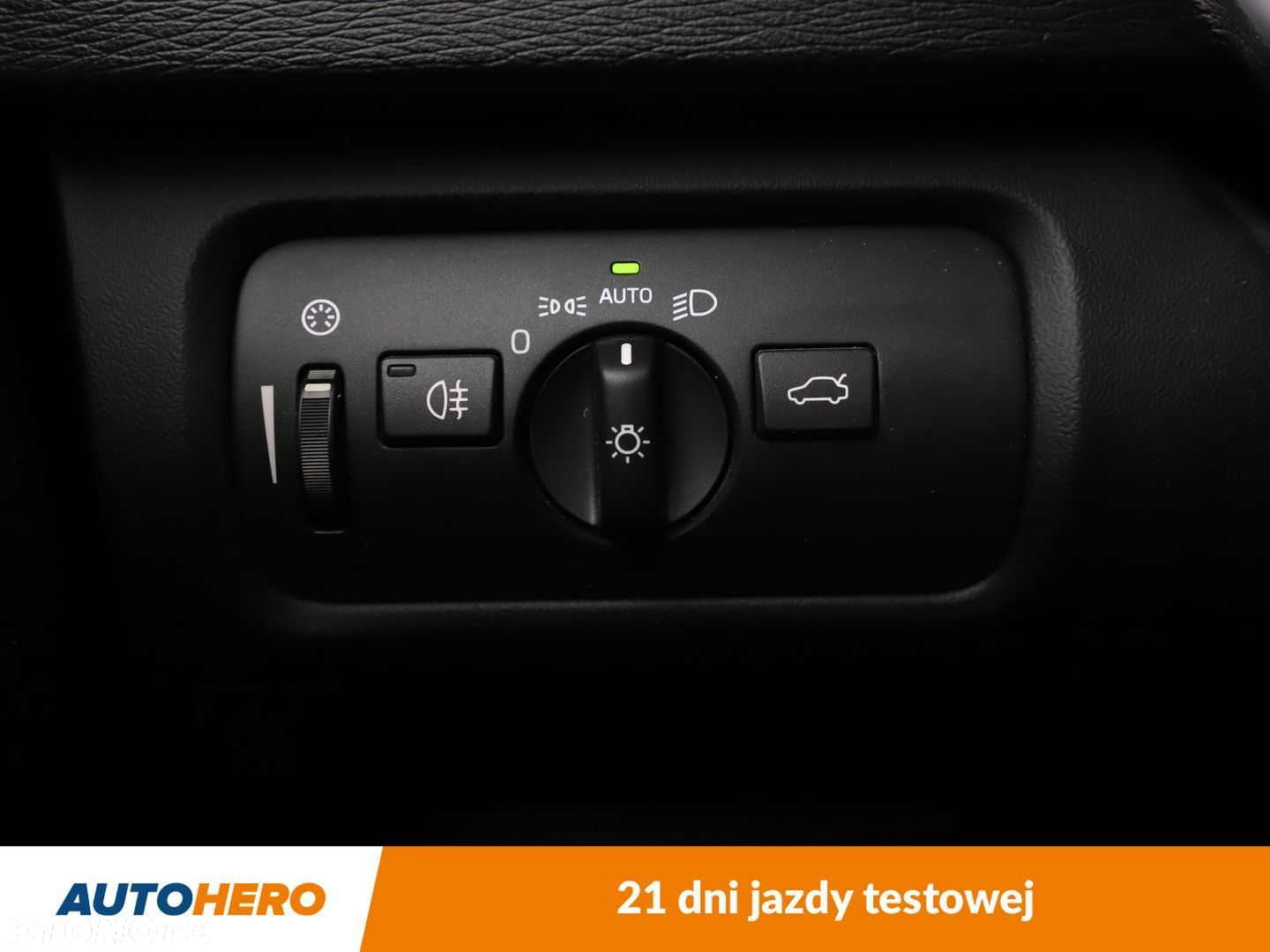 Volvo V40 Cross Country - 29