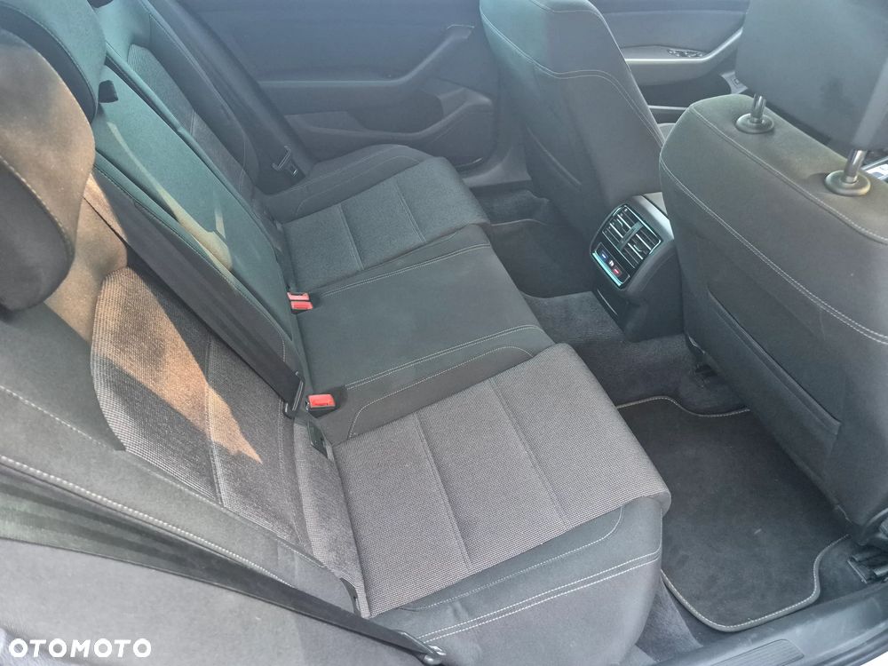 Volkswagen Passat Variant 2.0 TDI (BlueMotion Technology) Comfortline - 22