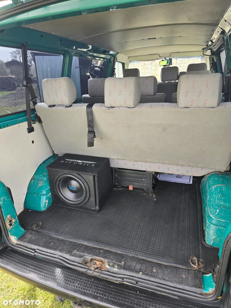 Volkswagen Transporter - 11