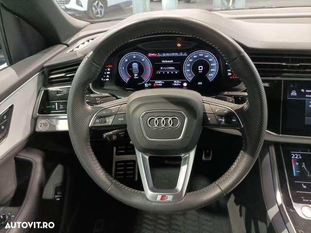 Audi Q8 - 10