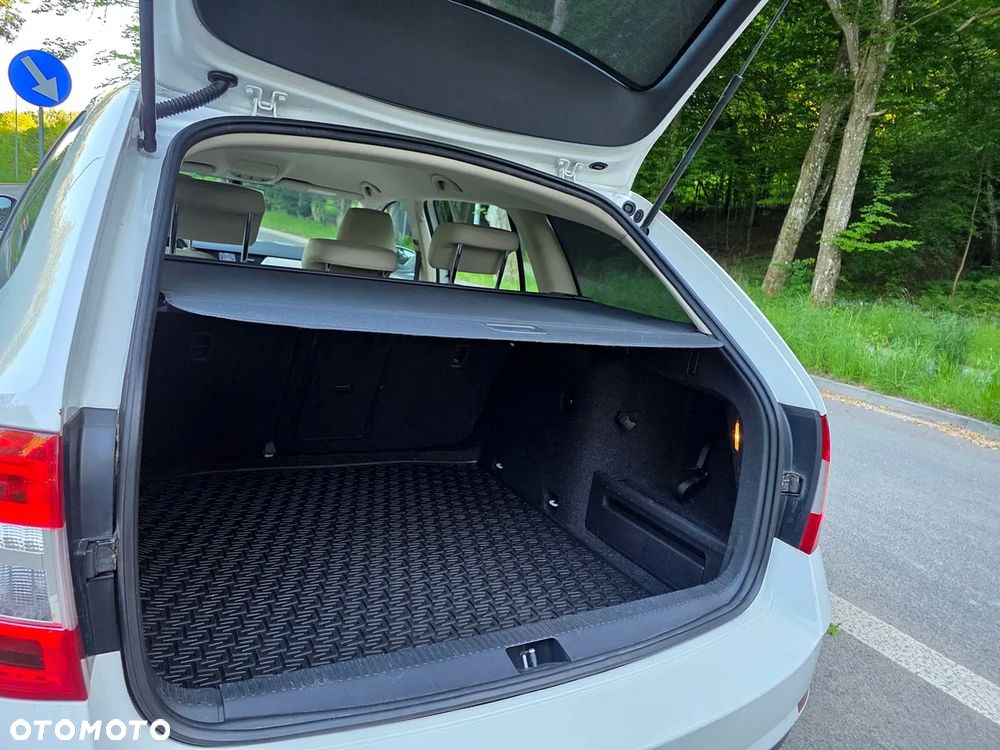 Skoda Octavia 2.0 TDI Style DSG - 8
