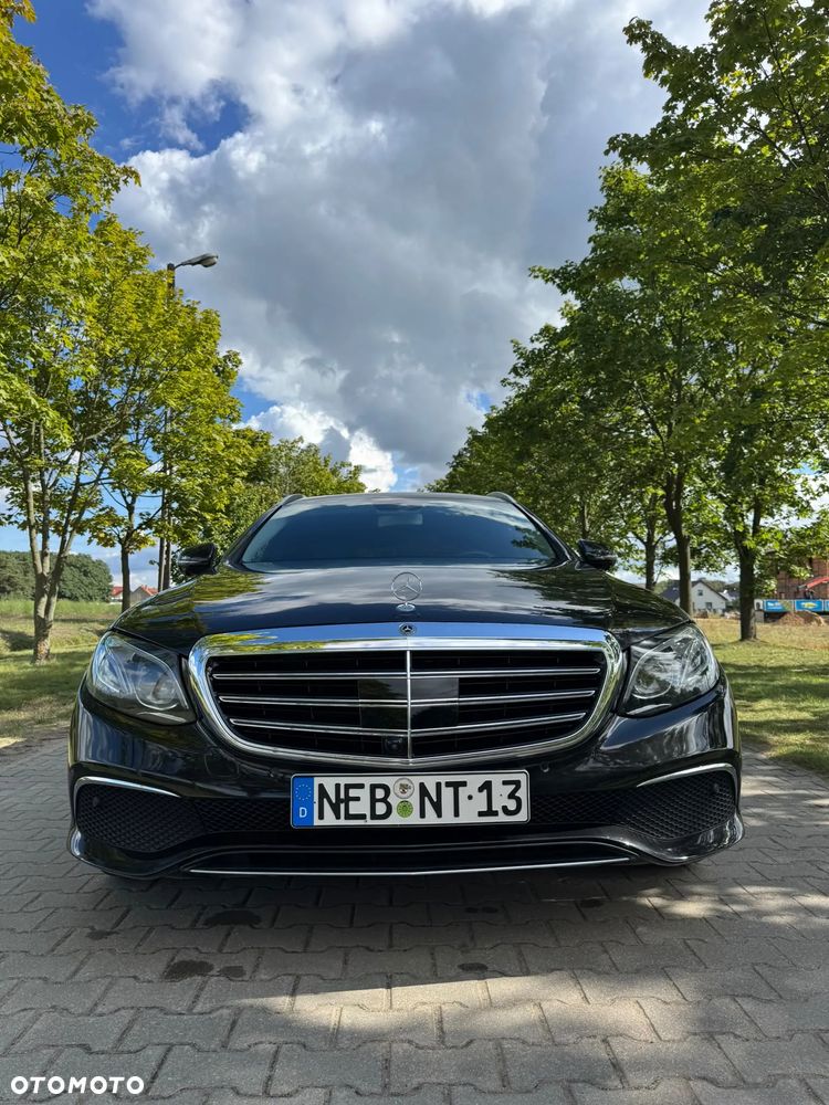 Mercedes-Benz Klasa E 220 d 9G-TRONIC Exclusive - 8