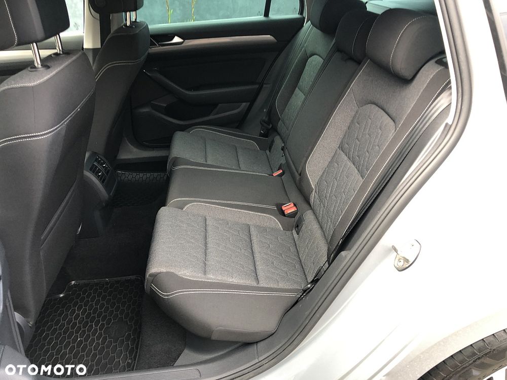 Volkswagen Passat Variant 2.0 TDI EVO Business - 10