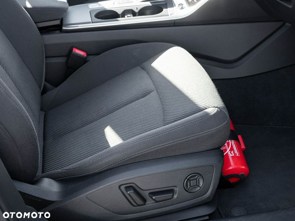 Audi A6 Avant - 33