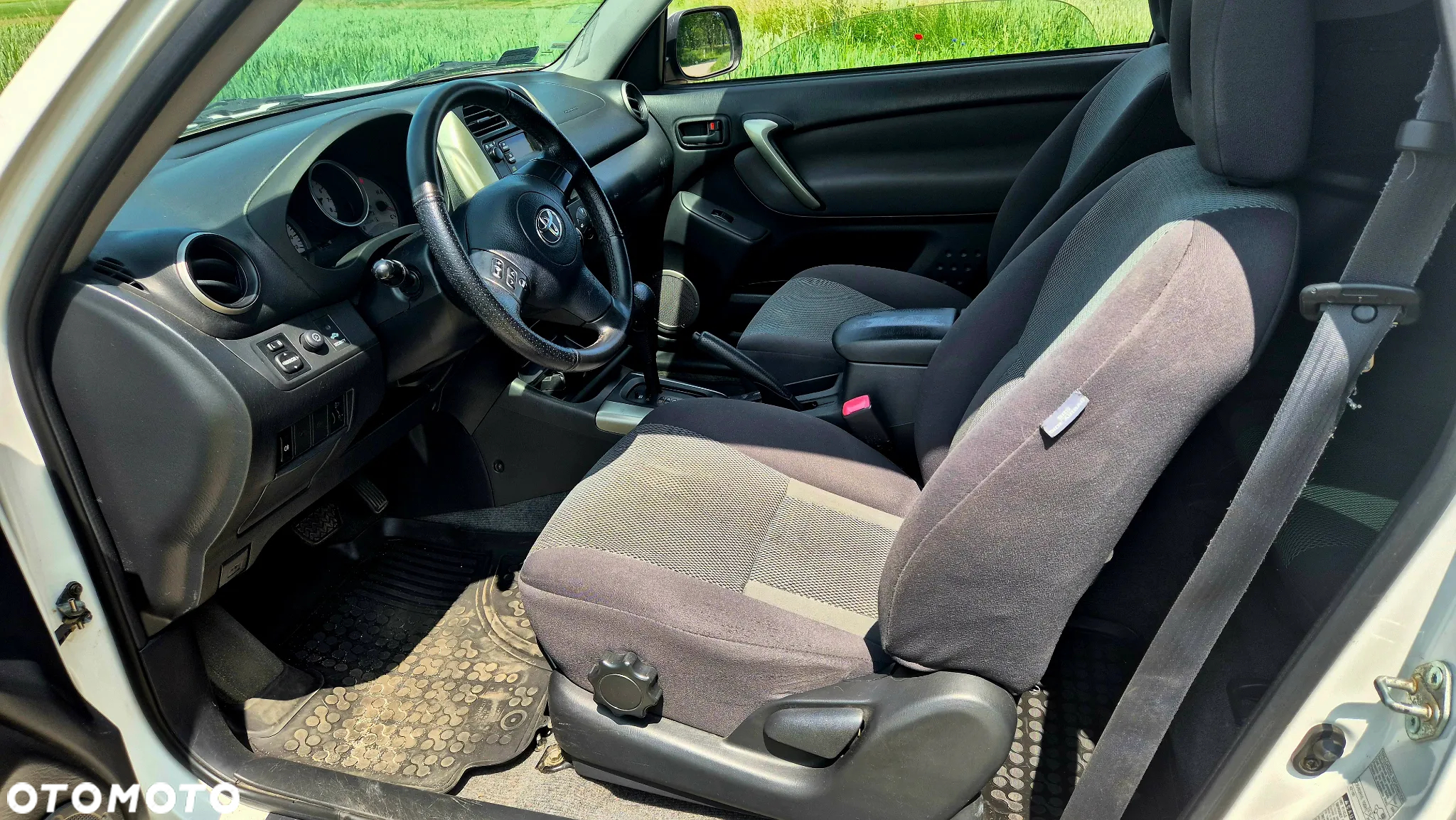 Toyota RAV4 - 9