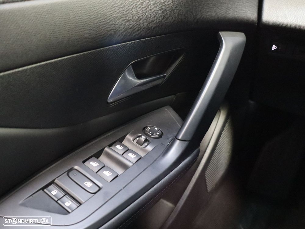 Peugeot 308 1.2 PureTech Allure Pack EAT8 - 15