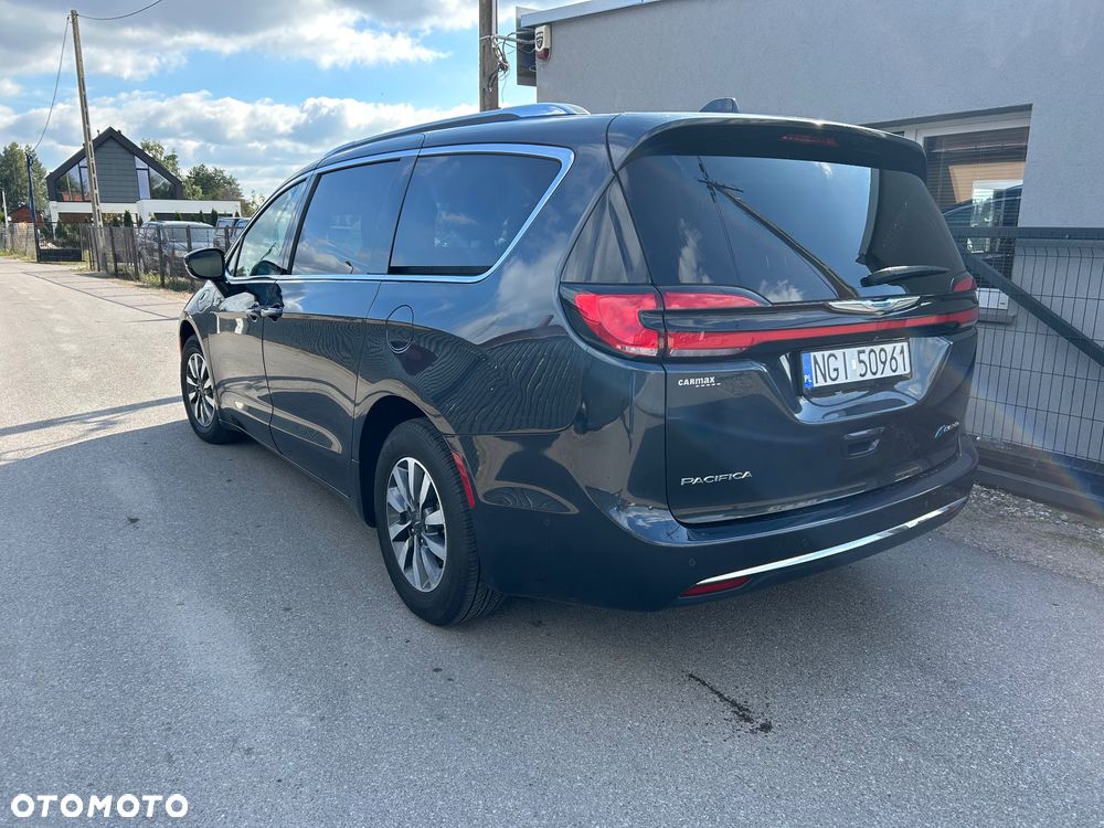 Chrysler Pacifica - 4