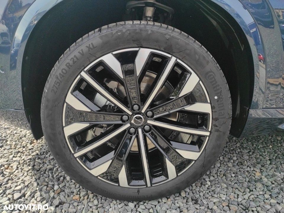 VOLVO XC90 2025 — imagine 18