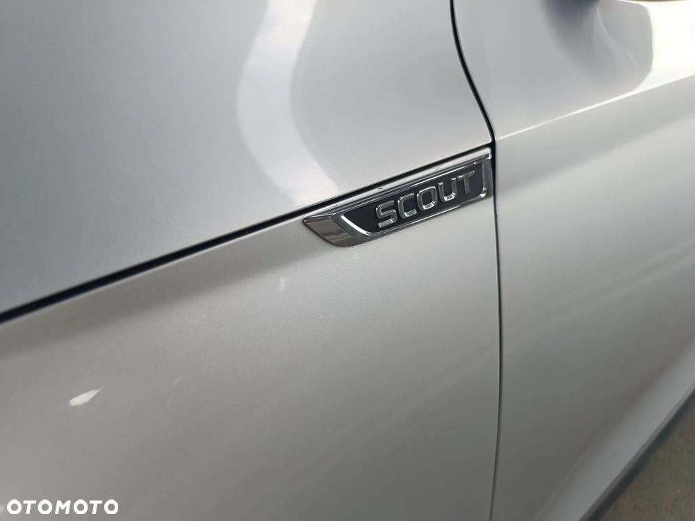 Skoda Octavia 2.0 TDI DSG 4x4 Scout - 11