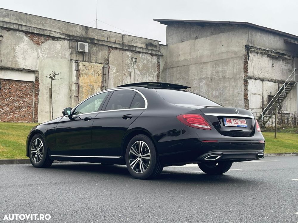 Mercedes-Benz E 220 d 4Matic T 9G-TRONIC Avantgarde - 30