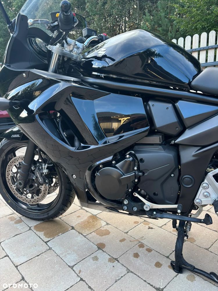 Suzuki GSX - 18
