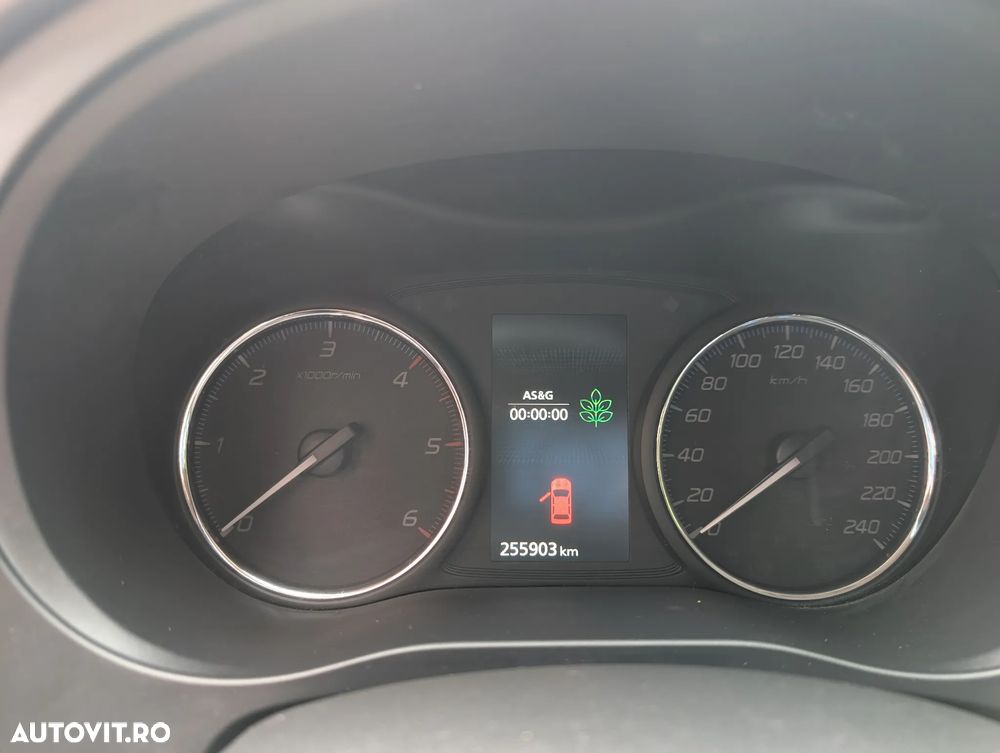 Mitsubishi Outlander 2.2 DI-D 4WD Intense - 6