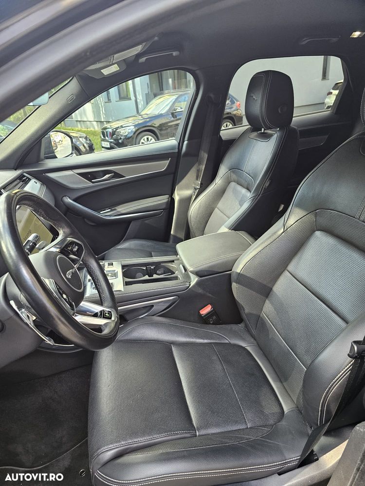 Jaguar F-Pace - 5