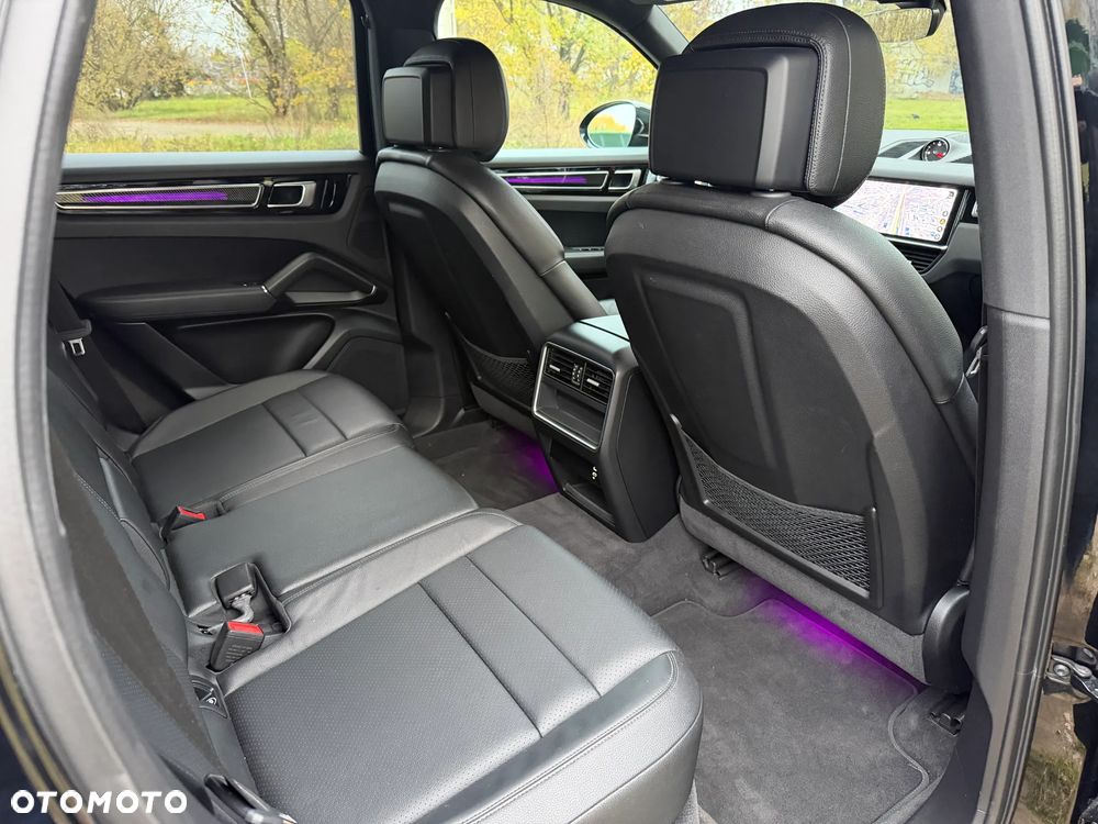 Porsche Cayenne - 21
