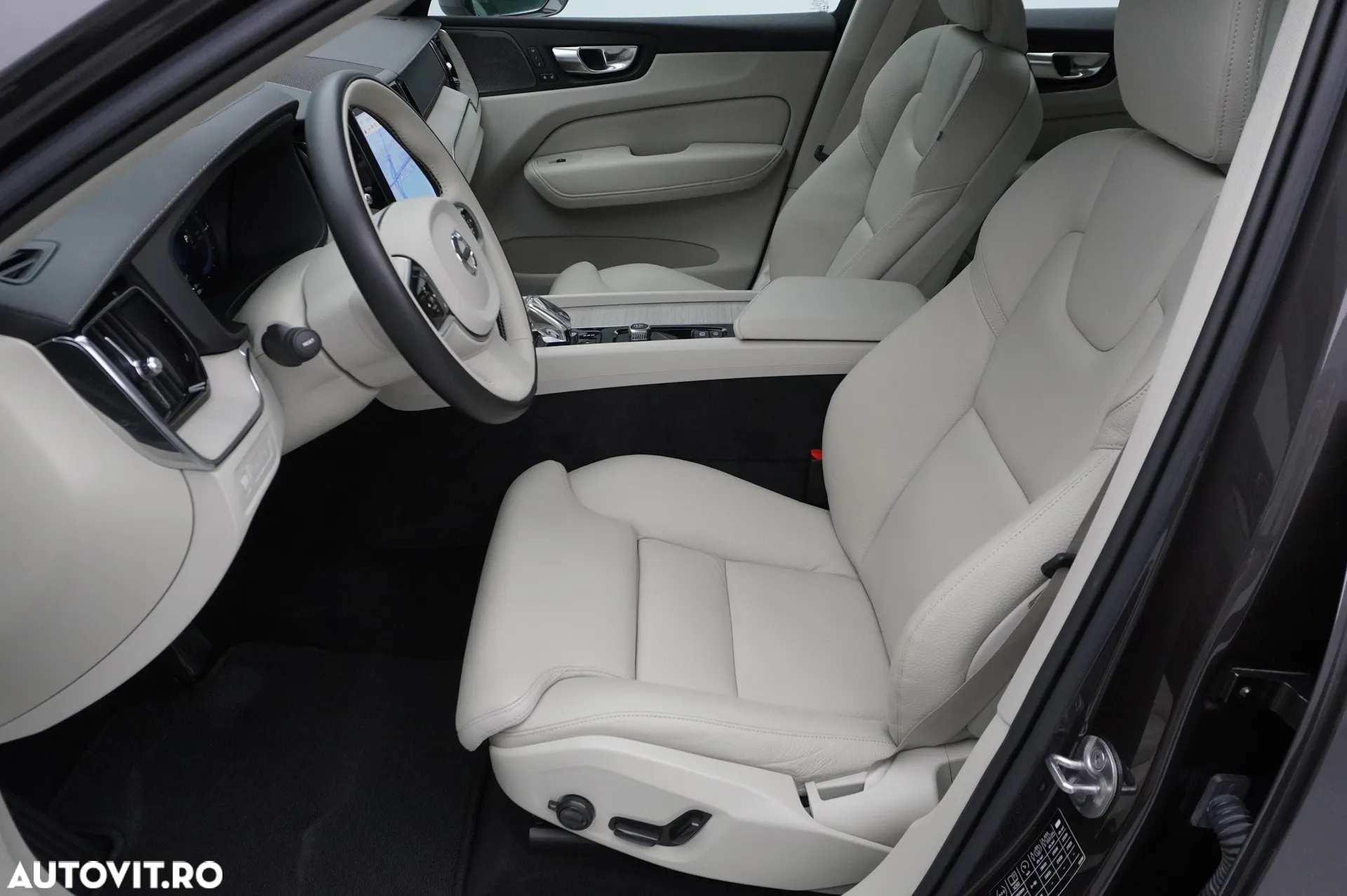 Volvo XC 60 T6 AWD Recharge Geartronic Inscription - 9