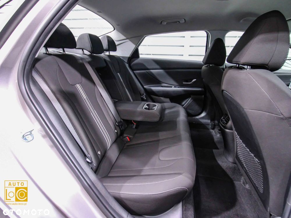Hyundai Elantra 1.6 Smart - 11