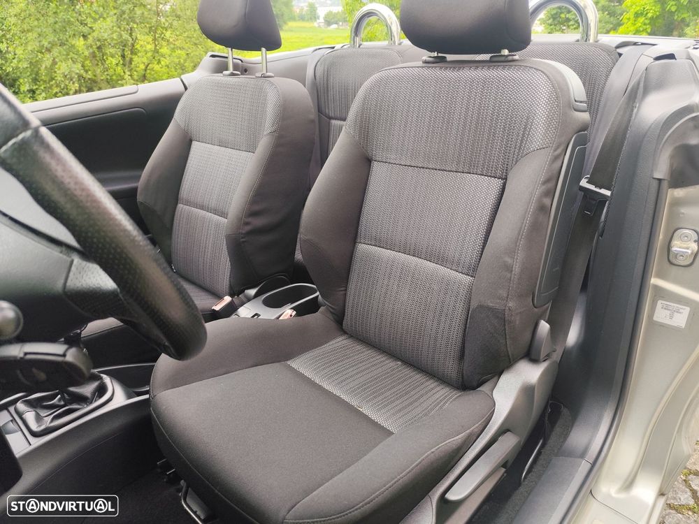 Peugeot 207 CC 1.6 HDi FAP Sport - 17