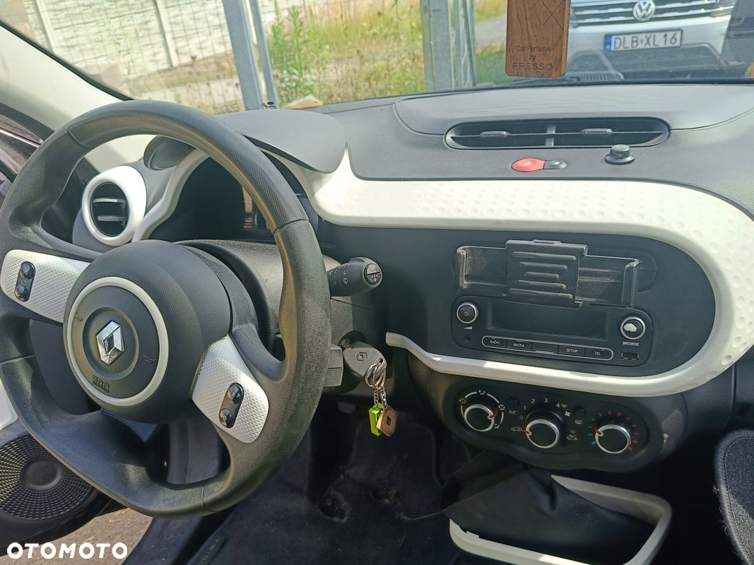 RENAULT TWINGO III ŚRODKOWA KRATKA ZDERZAKA PRZÓD - 6