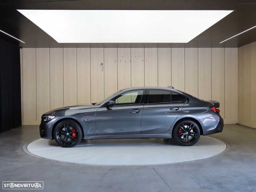 BMW 320 e Aut. M Sport - 3