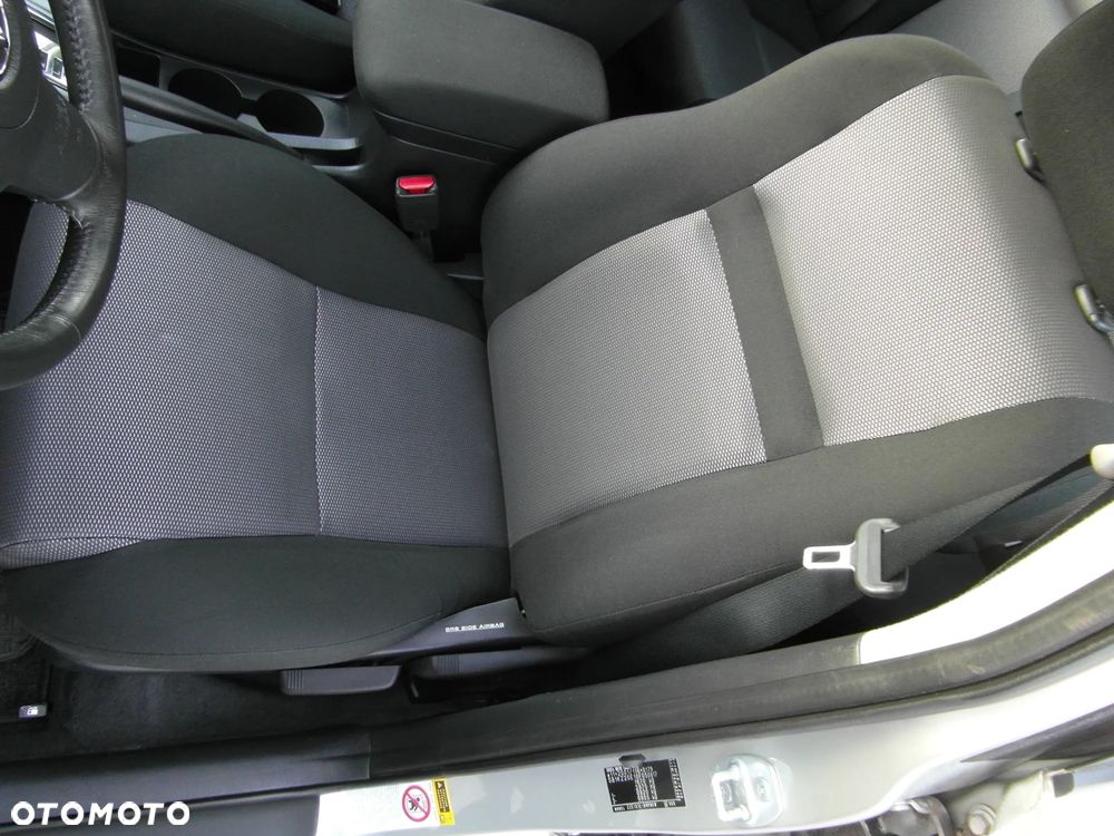 Toyota Corolla - 17