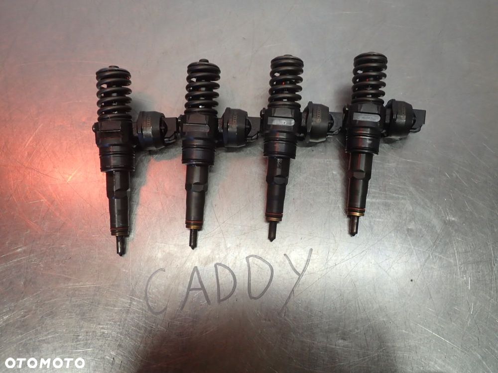 WTRYSK VOLKSWAGEN CADDY III 2.0 SDI - 1