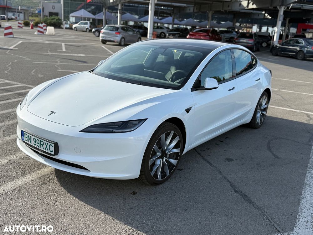 Tesla Model 3 - 5