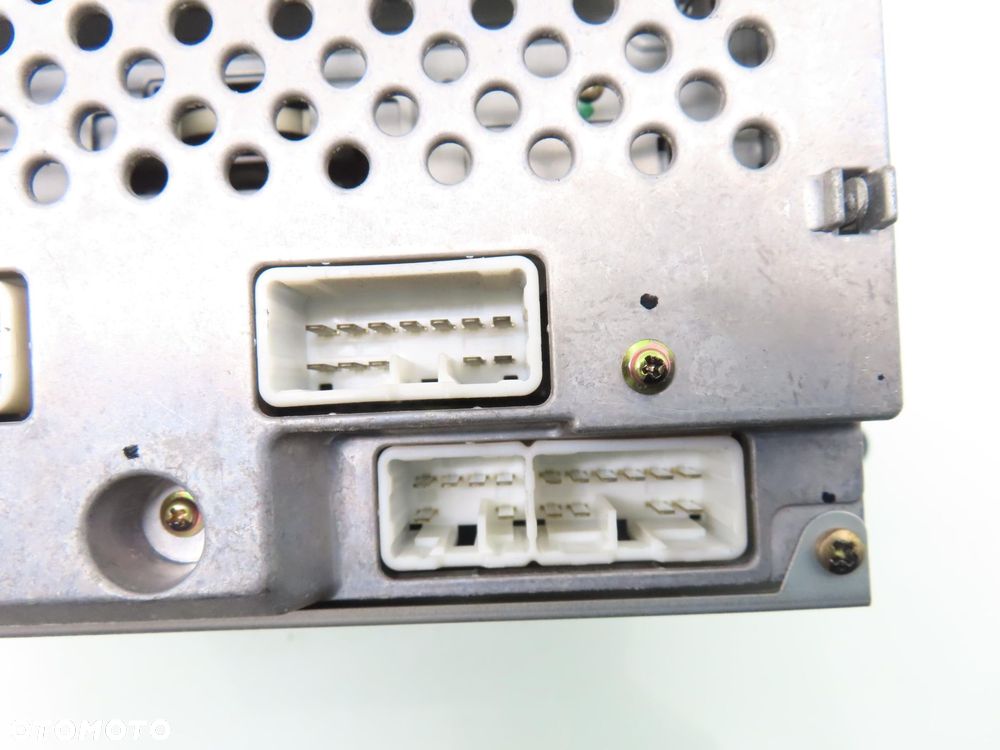 RADIO TOYOTA COROLLA Verso E12 8612013060B0 - 3