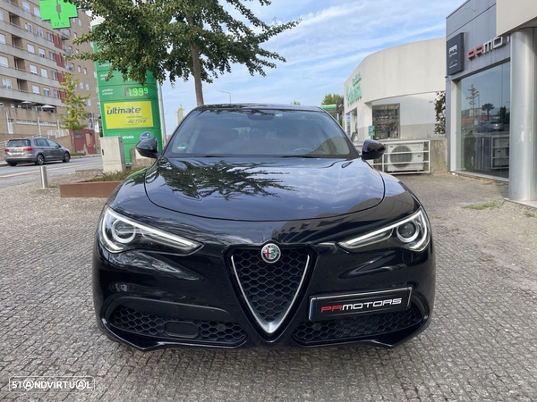 Alfa Romeo Stelvio 2.0 Turbo 16V AT8-Q4 First Edition