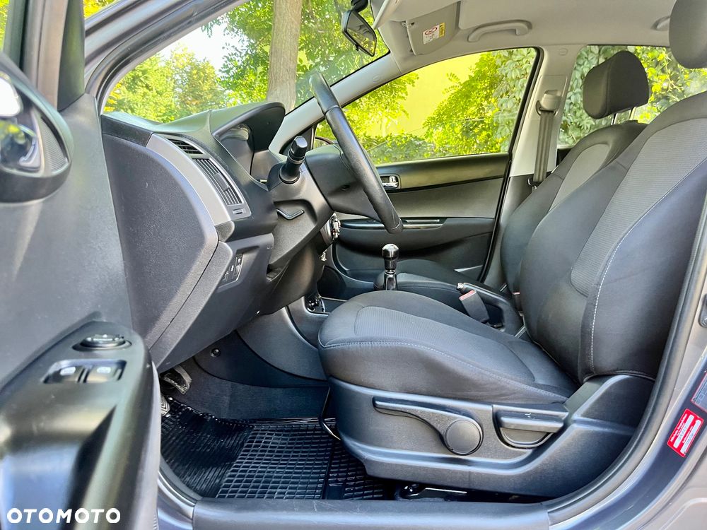 Hyundai i20 1.2 Intro Edition - 19