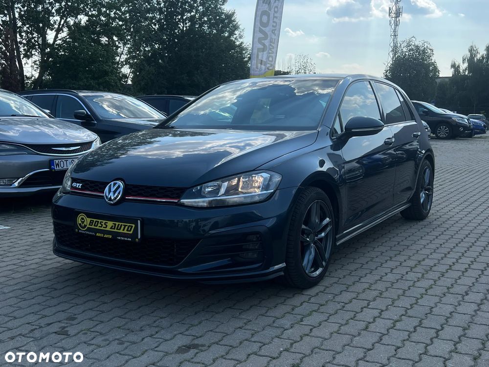 Volkswagen Golf - 5