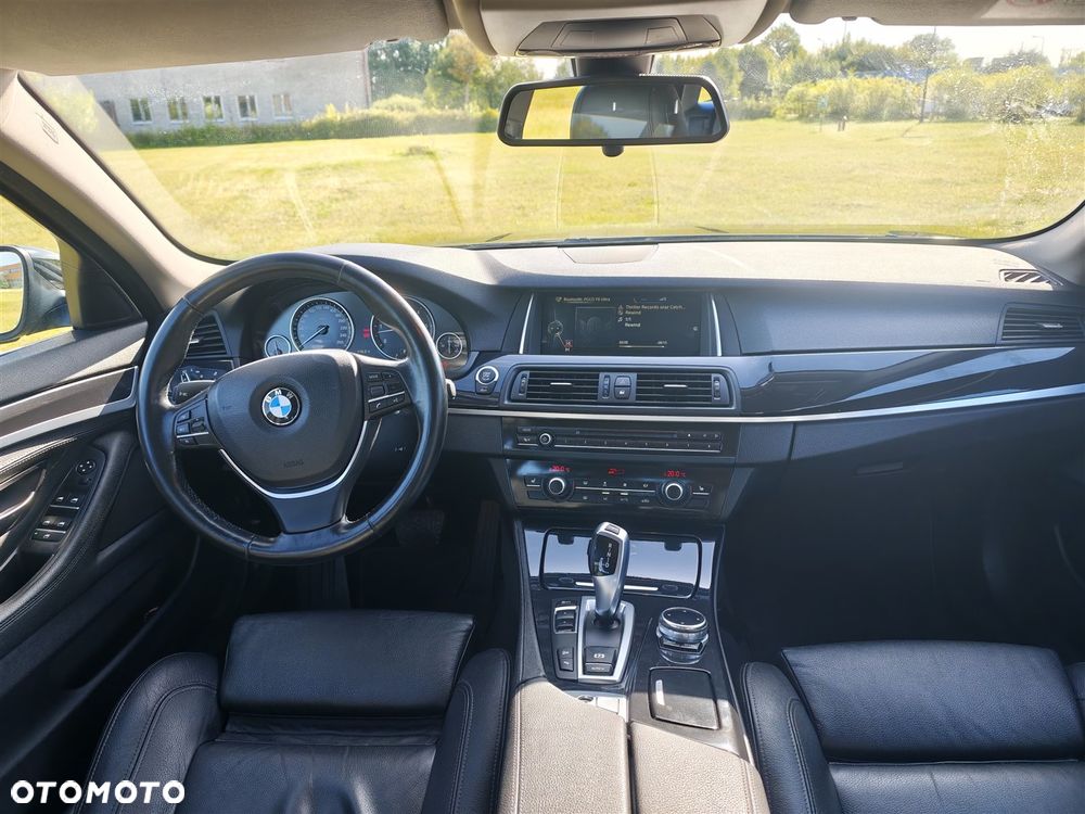 BMW Seria 5 530d xDrive - 31