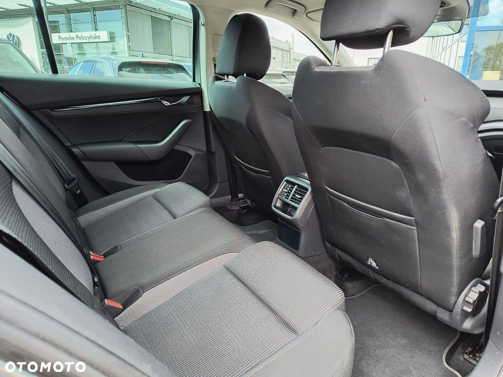 Skoda Octavia 2.0 TDI Ambition DSG - 24