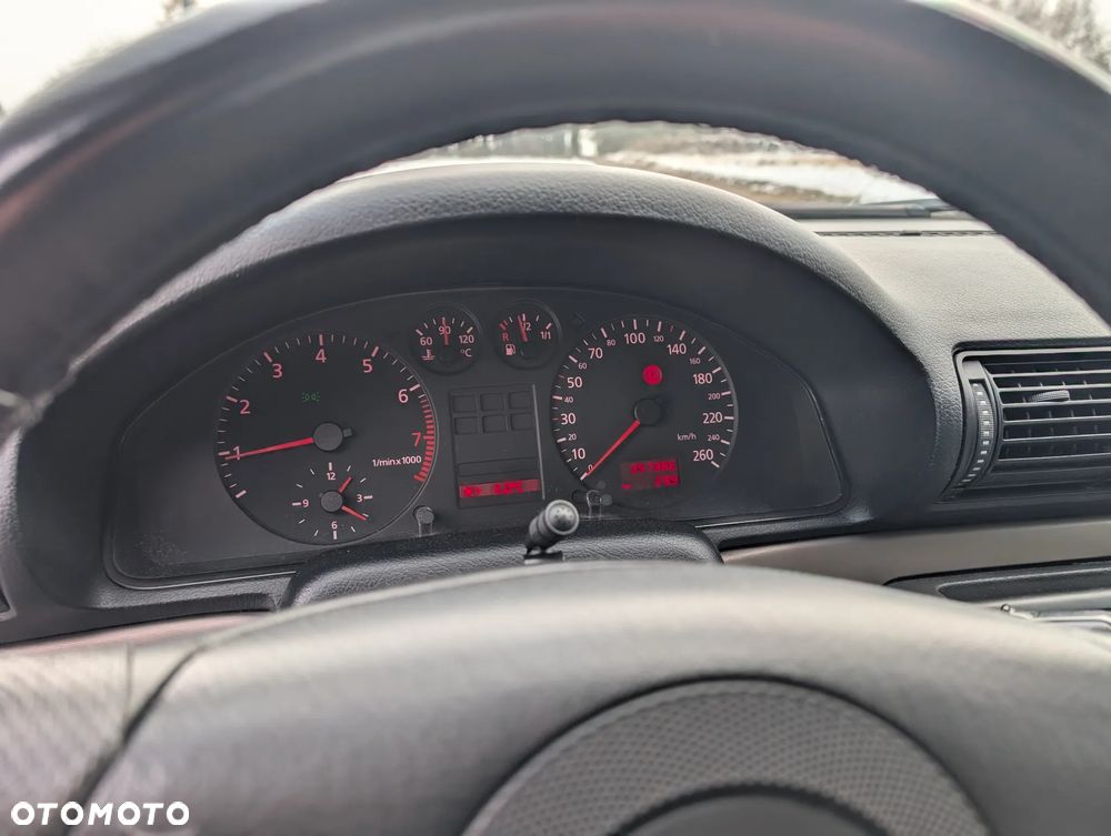 Audi A4 Limousine - 9