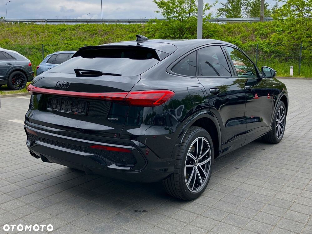 Audi Q5 Sportback - 11