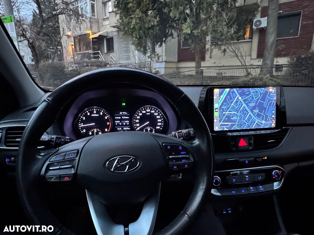 Hyundai i30 1.4 100CP 5DR M/T Comfort - 15